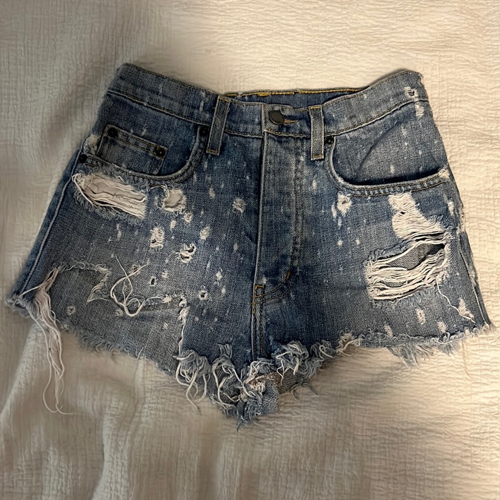 Carmar jean shorts size 24